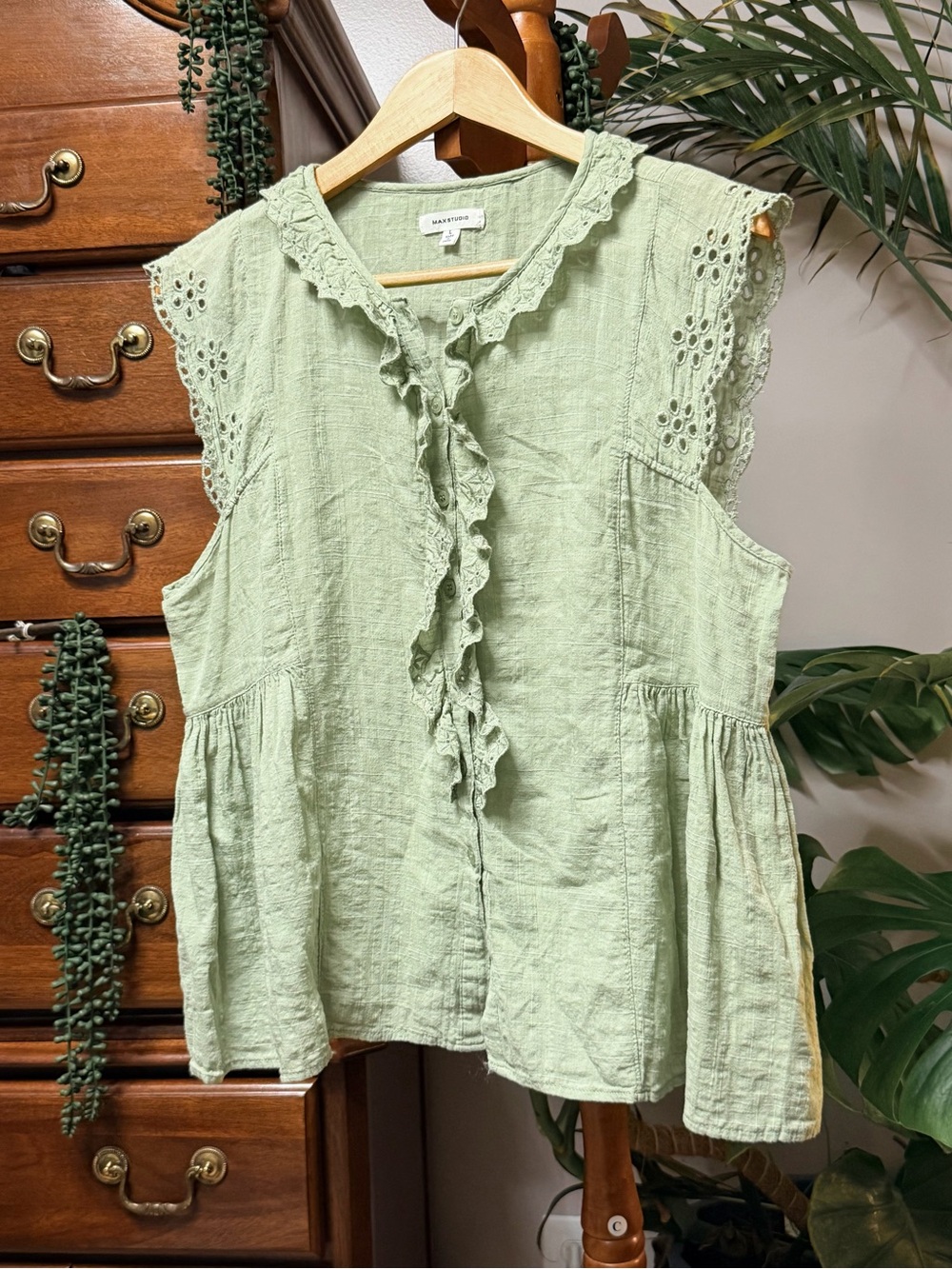 Max Studio Light Olive Green Cotton Blend Ruffled Eyelet Sleeveless Blouse- L